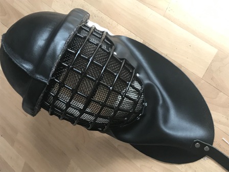 Paukhelm, Sondermodell